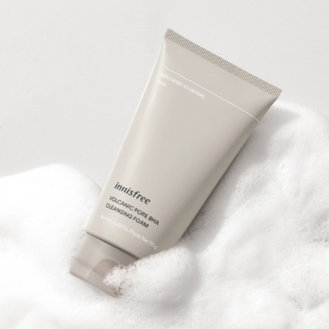 INNISFREE VOLCANIC PORE BHA CLEANSING FOAM