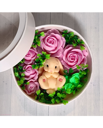 Перейти на страницу товара Подарочный набор из мыла в коробке