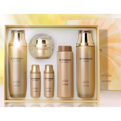LACVERT Re:blossom Cosmetic Set